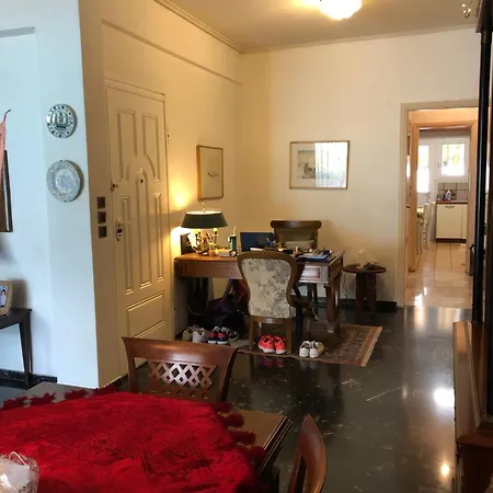 Spacious Double In The Center Of アテネ